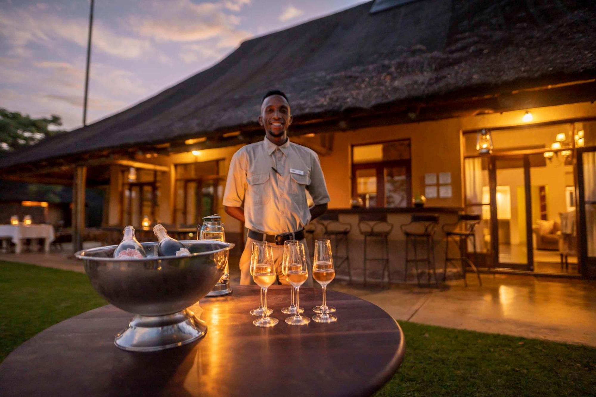 Ekuthuleni Lodge Странд Екстер'єр фото